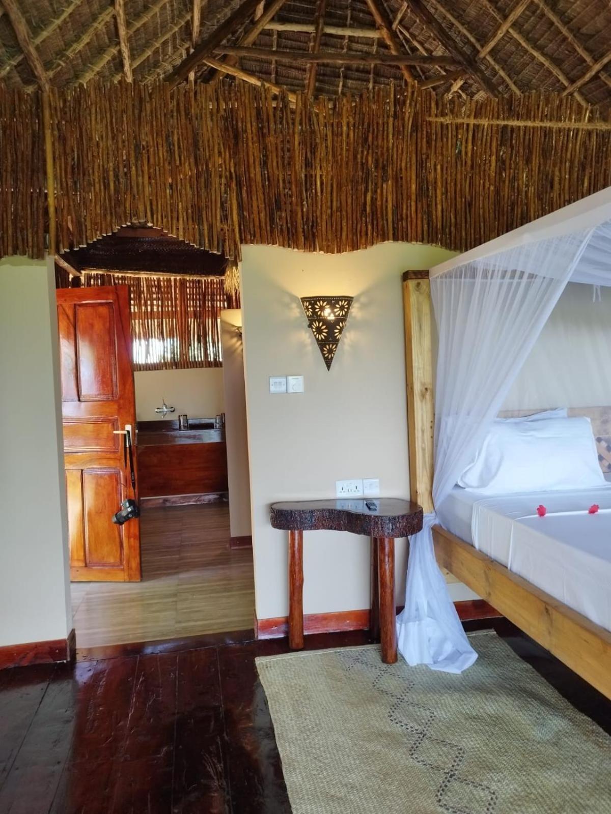 Monkey Mountain Lodge Mtende Exterior photo